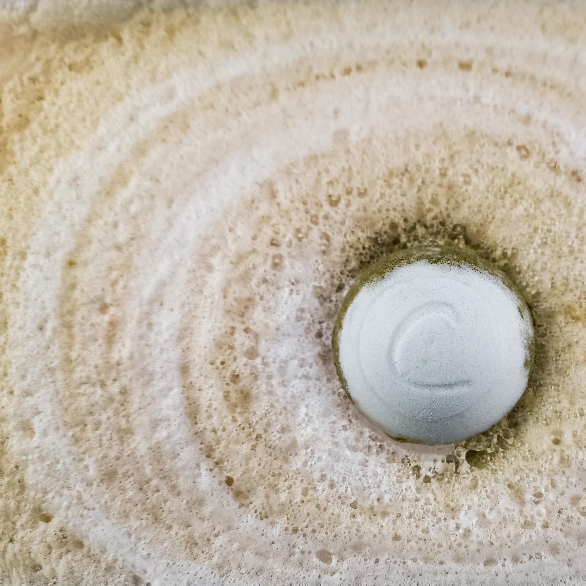 Tahitian Vanilla Therapy Bomb (Sensual Bubble Bath Bomb)